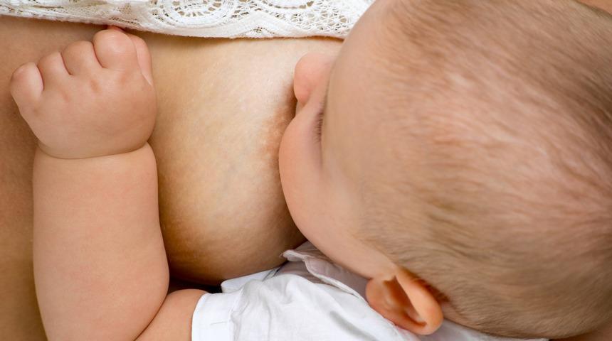 Plastiğin zararlı etkileri anne sütünde de tespit edildi 