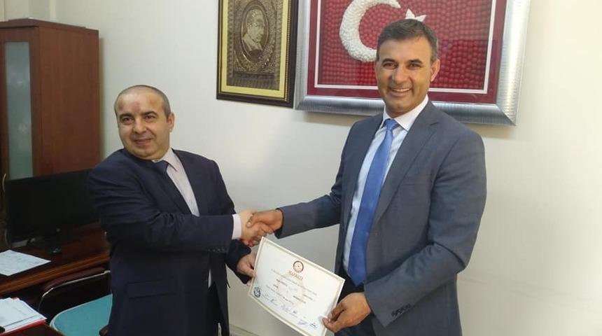 Belediye Başkanı Akkuş mazbatasını aldı