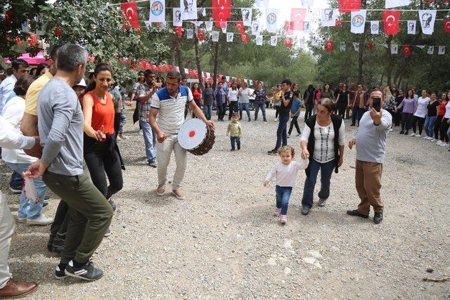 Mezitli Belediyesi çalışanları piknikte buluştu