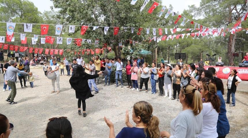 Mezitli Belediyesi &ccedil;alışanları piknikte buluştu