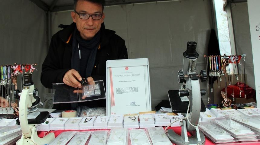 Pirin&ccedil; tanesi &uuml;zerine Ayet&rsquo;el k&uuml;rsi yazdı