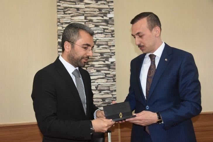 KHK’lı adayın yerine mazbata alan AK Parti’li Say, göreve başladı G1