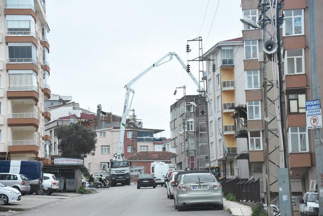 İnşaatta elektrik akımına kapılan işçi ağır yaralandı