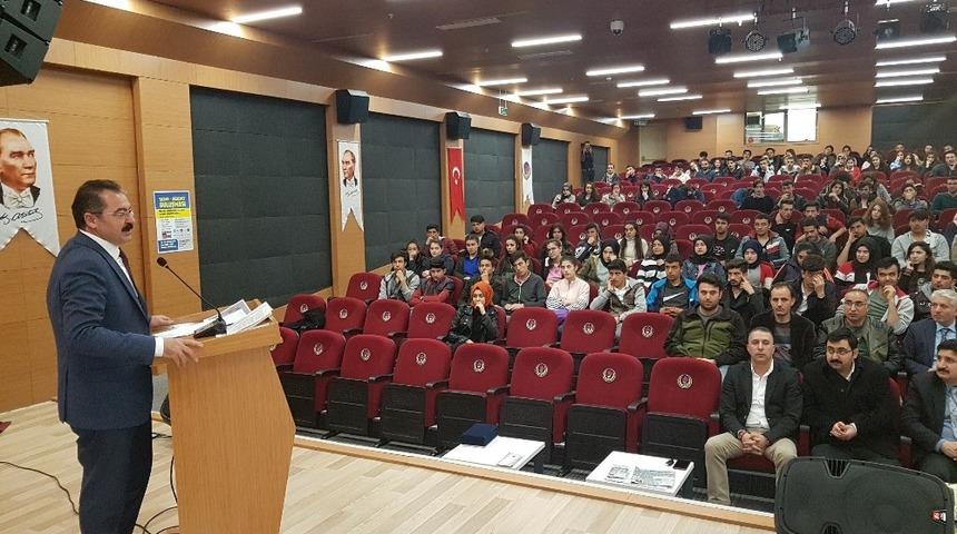 Tuşba&rsquo;da &ldquo;&Ouml;ğrenme Yolculuğunda Başarı Rehberi&rdquo; Semineri d&uuml;zenlendi