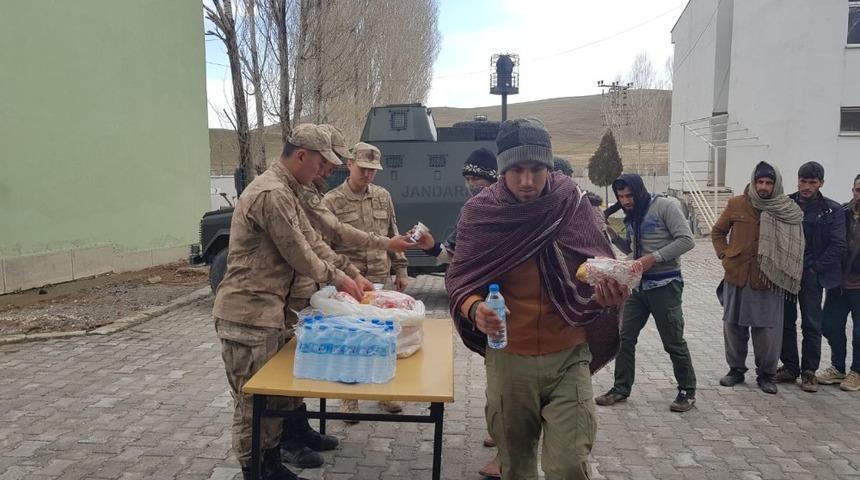 Van&lsquo;da 241 ka&ccedil;ak g&ouml;&ccedil;men yakalandı