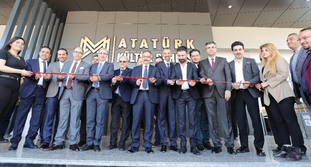 GA&Uuml;N Atat&uuml;rk K&uuml;lt&uuml;r Sahnesi yenilenerek lansman konseriyle a&ccedil;ıldı