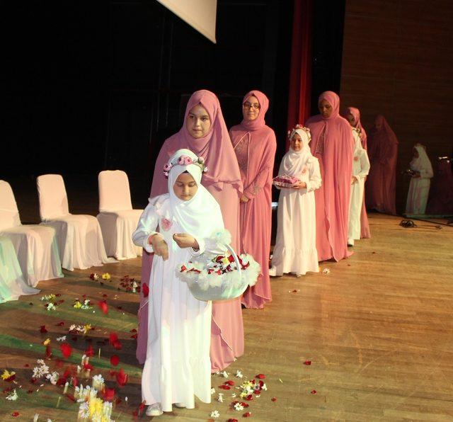 Antalya’da hafizeler taç giydi