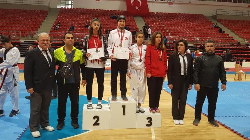 Taekwondo&rsquo;da B&uuml;şra &Ouml;zt&uuml;rk T&uuml;rkiye İkincisi