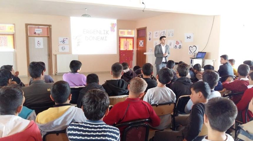 &Ouml;ğrencilere ergenlik semineri verildi