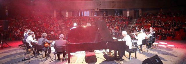 GAÜN’de Prof. Dr. Kurbanov anısına konser verildi