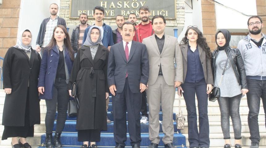 Kadın kolları ve gen&ccedil;lik kollarından Başkan Karayel&rsquo;e ziyaret