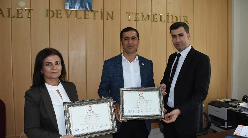 HDP’den Nusaybin Belediye Başkanı seçilen Nergiz, mazbatasını aldı
