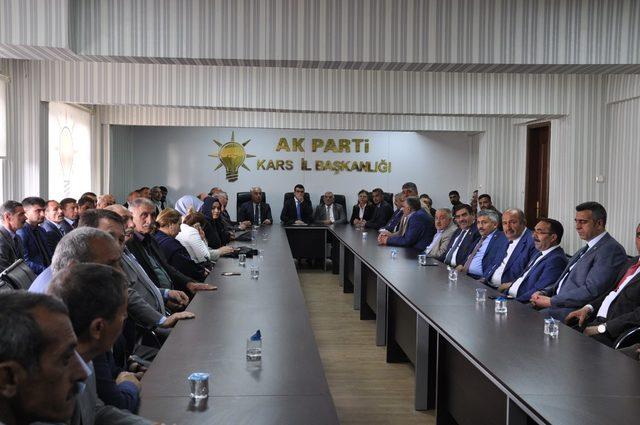 AK Parti Kars İl Başkanlığı’nda değerlendirme toplantısı yapıldı