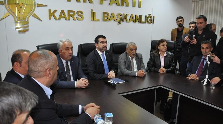 AK Parti Kars İl Başkanlığı&rsquo;nda değerlendirme toplantısı yapıldı