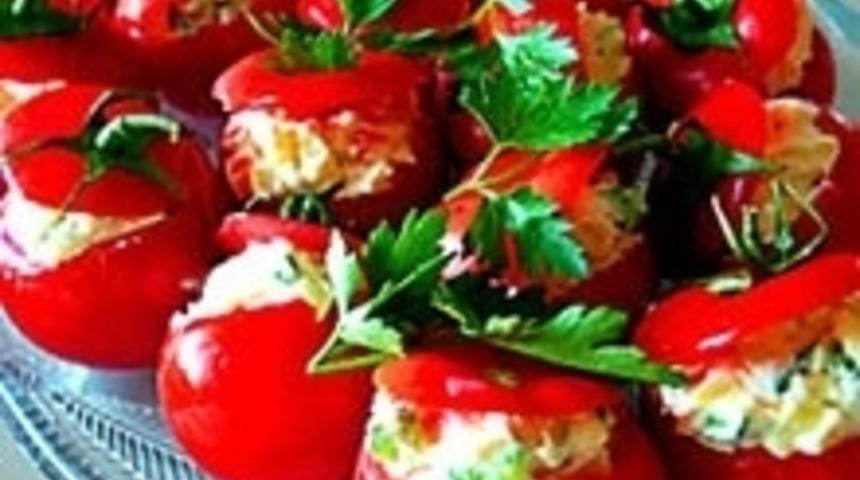 Mayonezli Salata Doldurumuş Domates