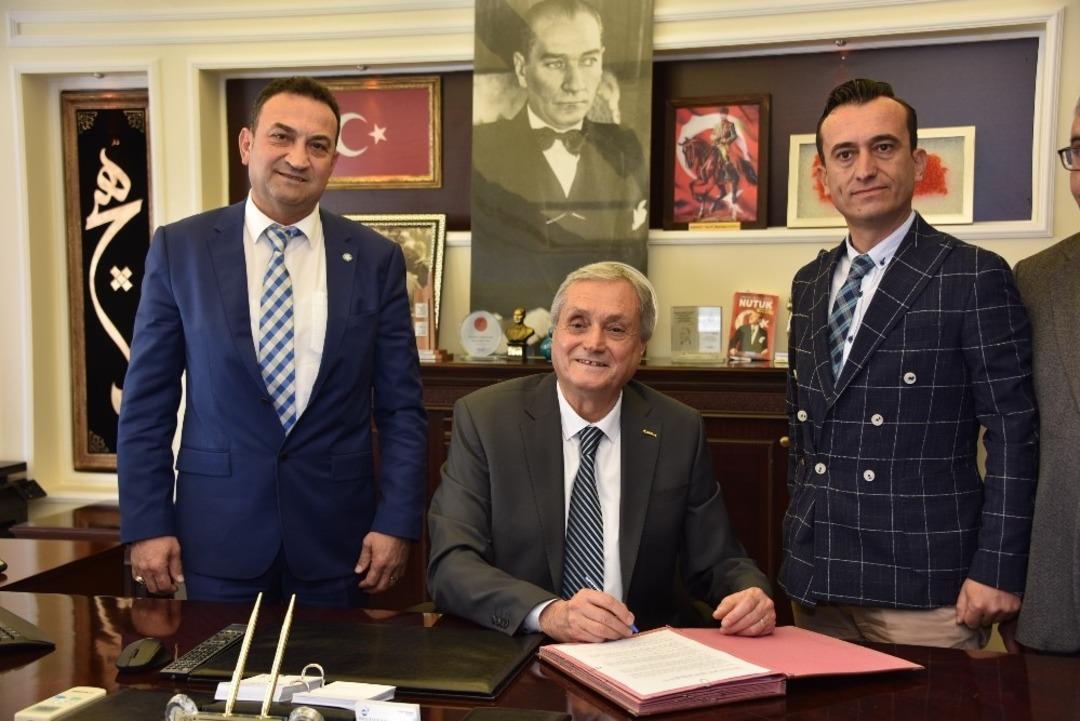 Boz&uuml;y&uuml;k Belediyesi&rsquo;nde sosyal denge tazminatı s&ouml;zleşmesi imzalandı