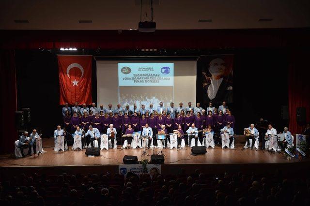 Çanakkale Belediyesi Teoman Alpay Sanat Müziği Korosu final konserini verdi