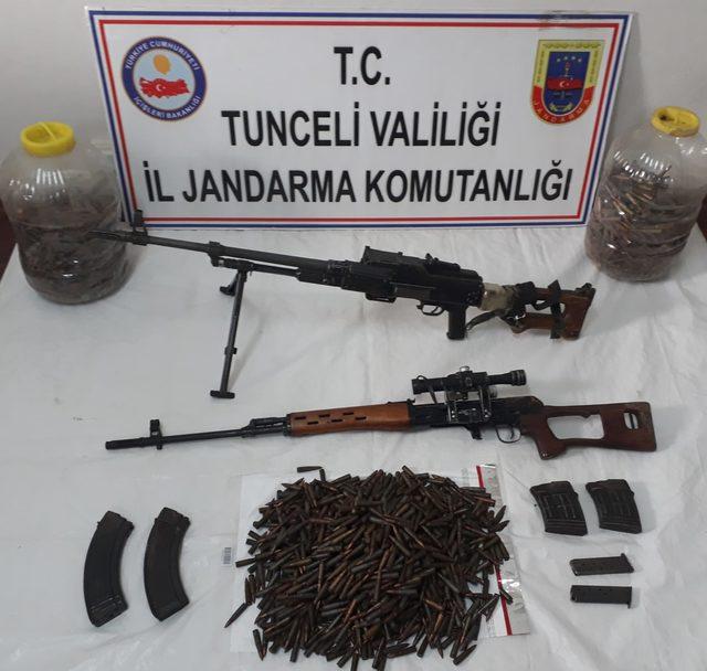 Tunceli'de PKK'lıların kullandığı 2 sığınakta tüfekler ve mühimmat ele geçirildi