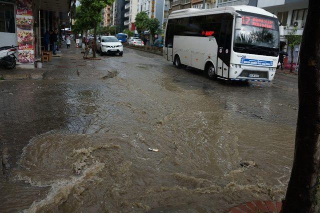 Aydın’da sağanak yağış etkili oldu