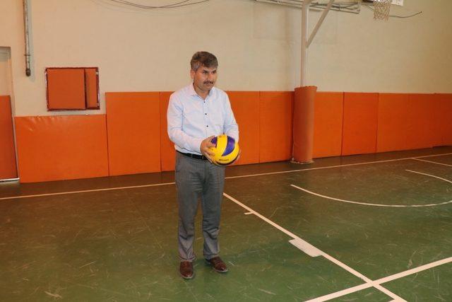 Akif İnan Voleybol Turnuvası başladı