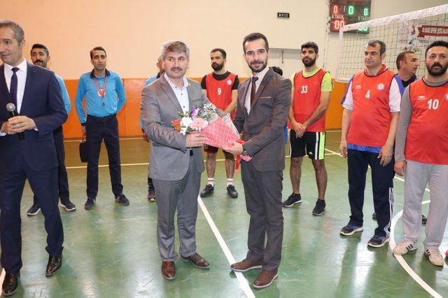 Akif İnan Voleybol Turnuvası başladı