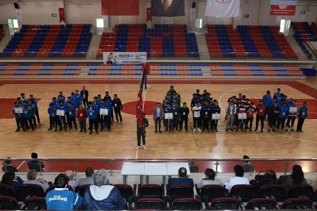 KYK Voleybol Türkiye finali grup eleme maçları Karabük’te başladı