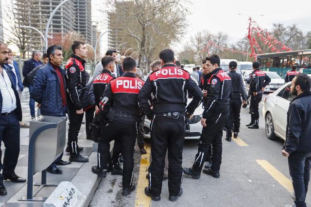 Ankara’da 'Yunus' ekibi, otomobille çarpıştı: 1 polis memuru yaralı