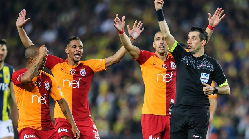 Fenerbah&ccedil;e-Galatasaray derbisinin VAR konuşmaları ortaya &ccedil;ıktı!