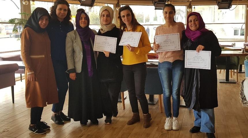 Hanımlar bilgisayar destekli muhasebecilik sertifikası aldı