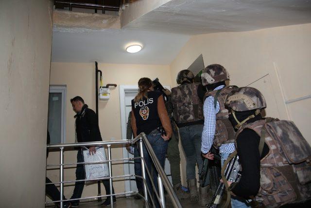 Kocaeli merkezli dolandırıcılık operasyonunda 21 kişi tutuklandı