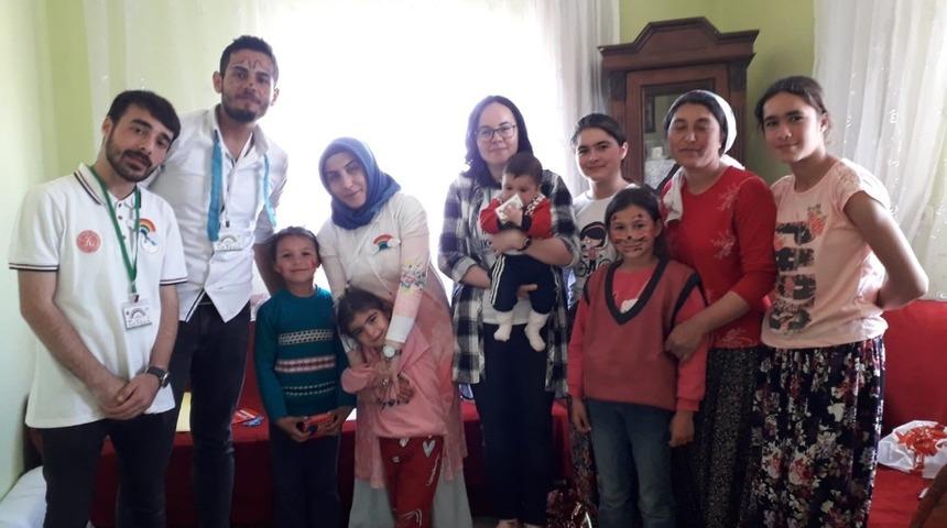 NEV&Uuml; G&ouml;kkuşağı ekibi k&ouml;y &ccedil;ocuklarıyla buluşmaya devam ediyor