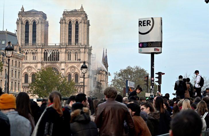 Fransa Paris'deki Notre Dame Katedrali'nde yangın!  G1