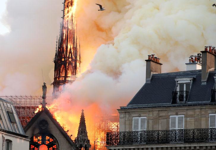 Fransa Paris'deki Notre Dame Katedrali'nde yangın!  G3