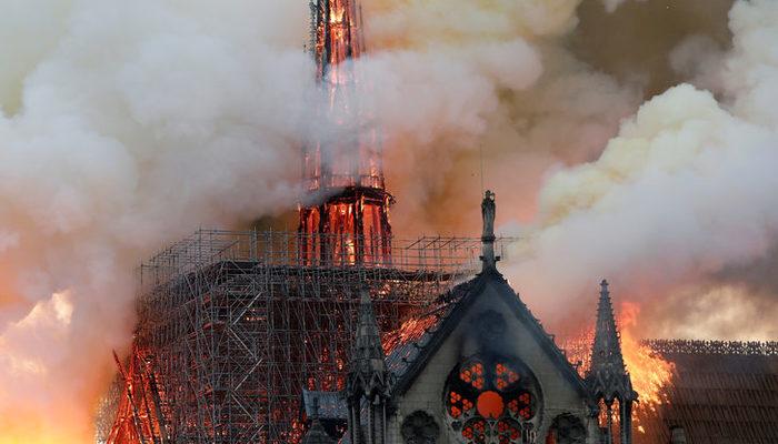 Fransa Paris'deki Notre Dame Katedrali'nde yangın!