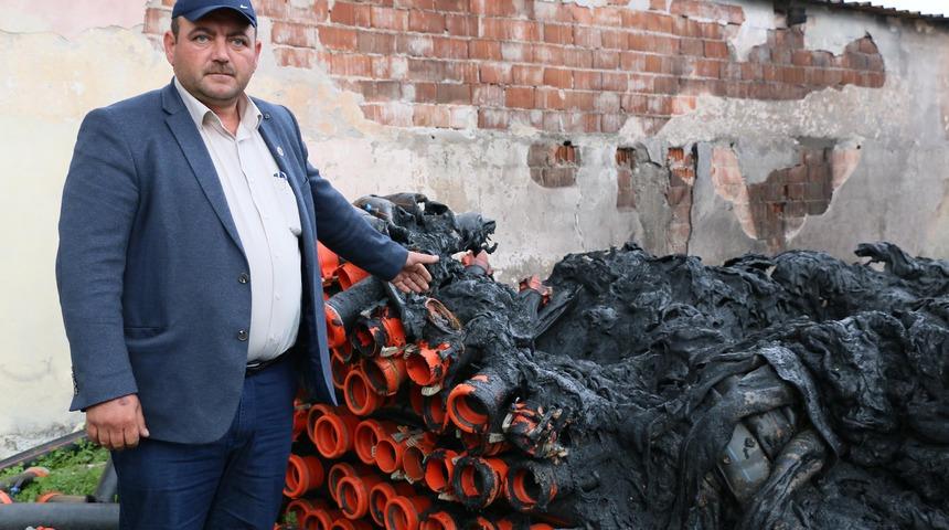 Manisalı çiftçinin 130 bin liralık su borusu kundaklandı  