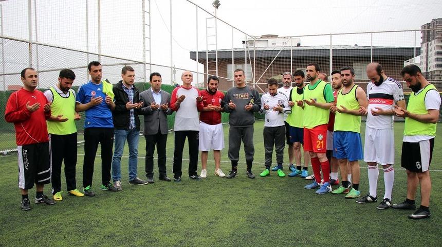 Dicle Elektrik futbol turnuvası dualarla yeniden başladı
