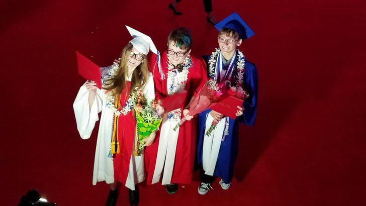 Üçüzlerdeki tuhaflığı öğretmenleri farketti! G5