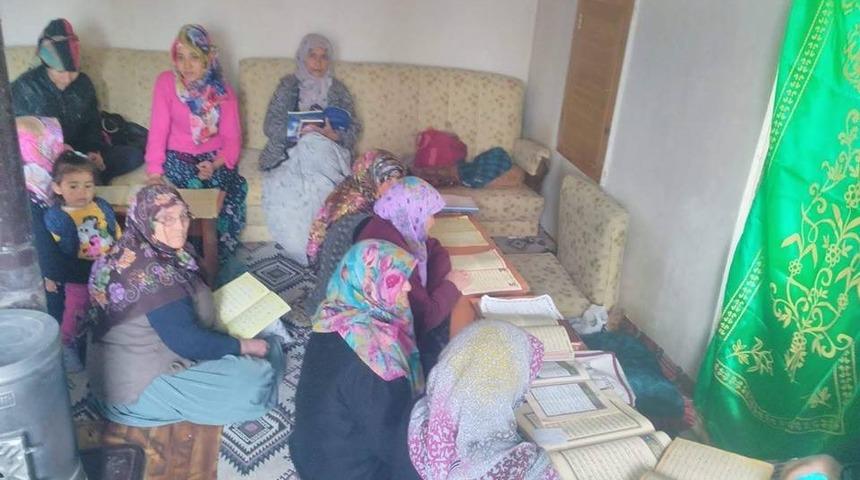 K&ouml;ydeki kadınlar i&ccedil;in Kur&rsquo;an-ı Kerim kursu