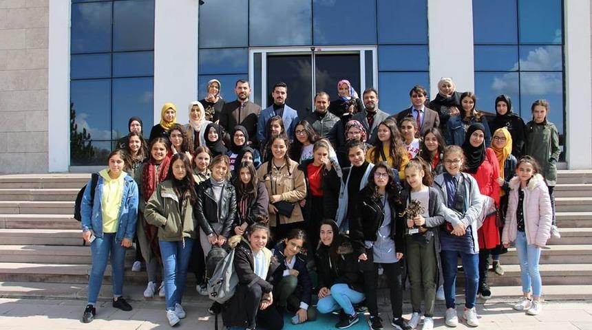 Fransa ve Bel&ccedil;ika&rsquo;da eğitim-&ouml;ğretim g&ouml;ren &ouml;ğrenciler Dumlupınar&rsquo;ı ziyaret