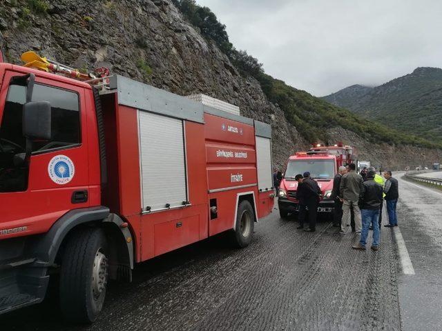 Antalya’da kaza: 3 ölü, 14 yaralı