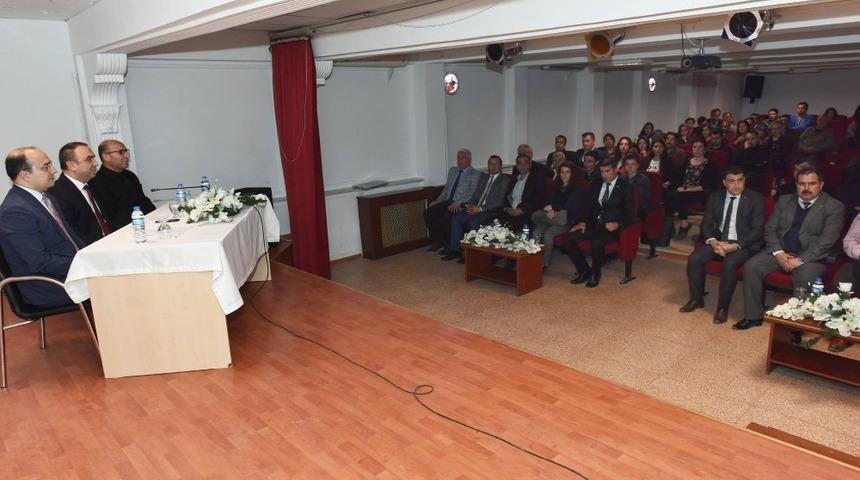 Vali Soyt&uuml;rk&rsquo;den başarılı &ouml;ğretmenlere &ouml;d&uuml;l