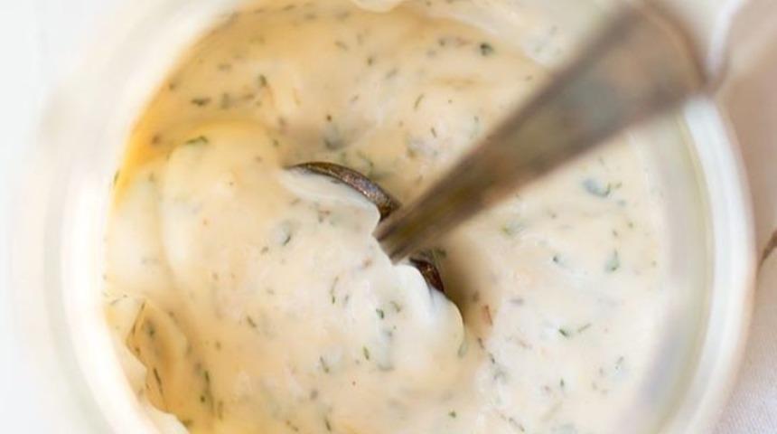 Hazırlarına fark atıyor: Evde ranch sos nasıl yapılır?