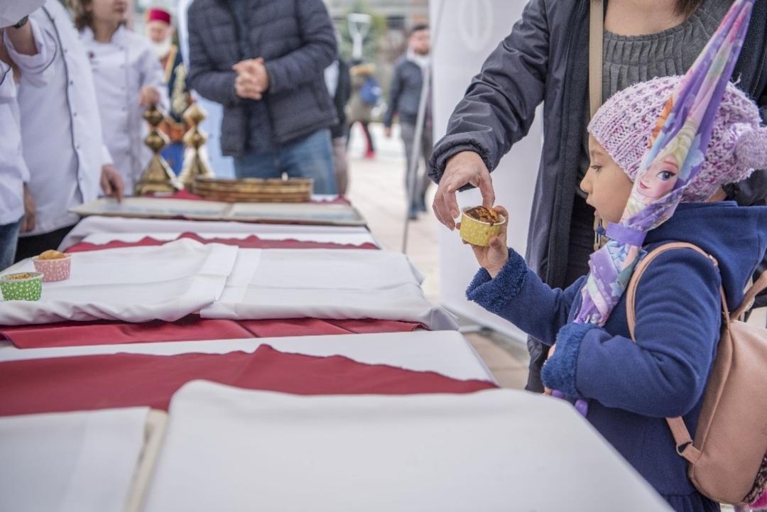 Cupcake ve limonata ikramI