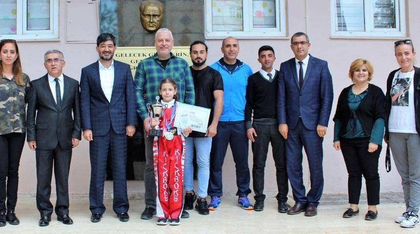 Kick Boks’ta Avrupa birincisi Antalya’dan