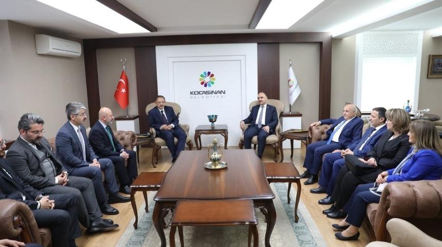 Bakan &Ouml;zhaseki, Başkan &Ccedil;olakbayrakdar&rsquo;a başarılar diledi