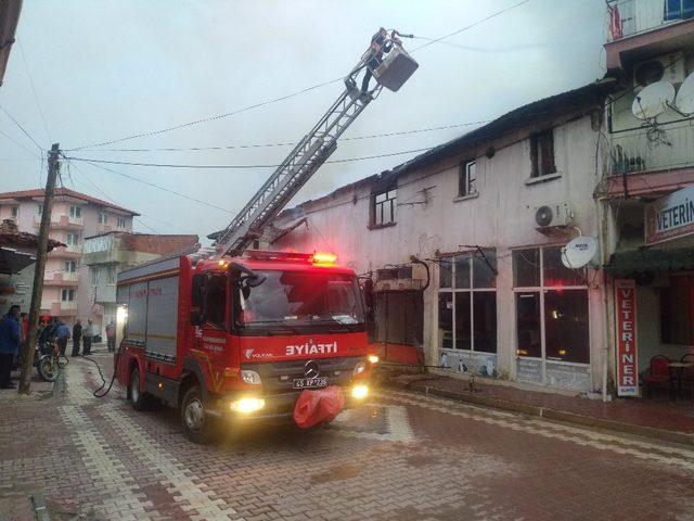 Manisa’da ev yangını korkuttu