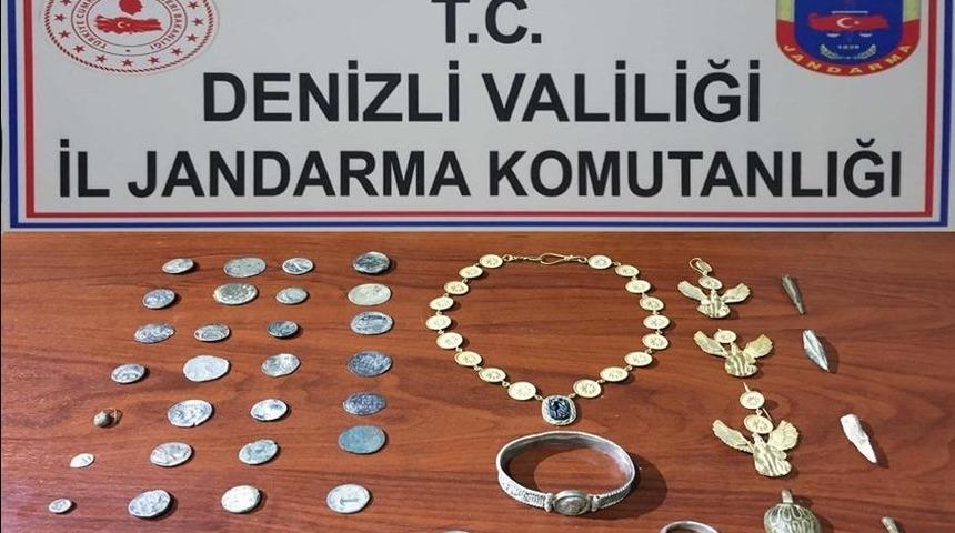 Roma d&ouml;nemine ait bronz takı seti ele ge&ccedil;irildi