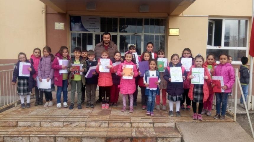 Hikaye yazarı &ouml;ğrenciler