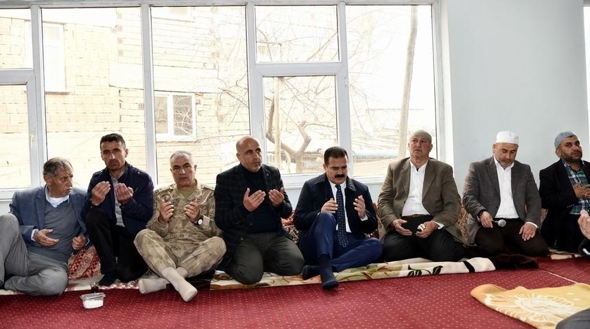 Vali Akbıyık, G&uuml;ldal ailesine taziye ziyareti