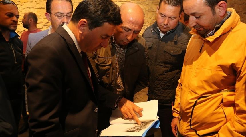 Başkan Aras &ccedil;arşı esnafı ile buluştu